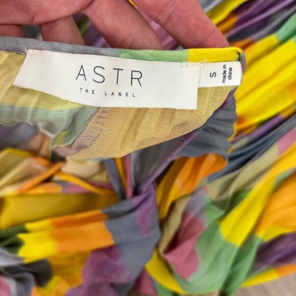 Astr the Label Blythe Plisse Midi Dress Yellow Lilac Abstract Women Size Small - Picture 8 of 9